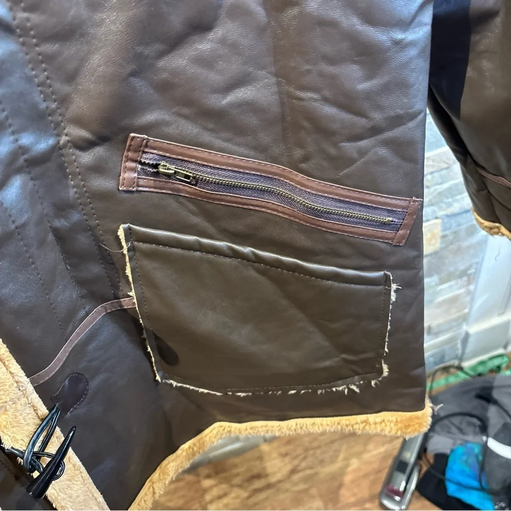 MEN HOODCOAT LEATHERLIKE FINISH PLUSH LINING TOGGLES BUCKLES 48 CHEST STREETWEAR - Picture 7 of 14